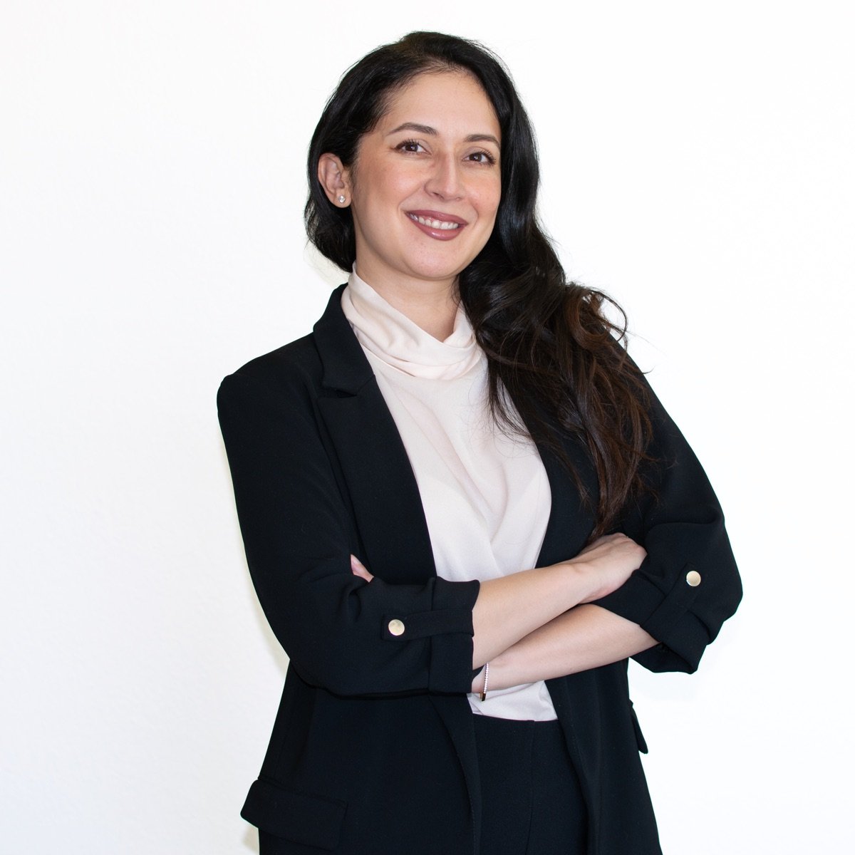 Retrato de Maritza Perez, corredora y propietaria de Thunderbird EP Real Estate